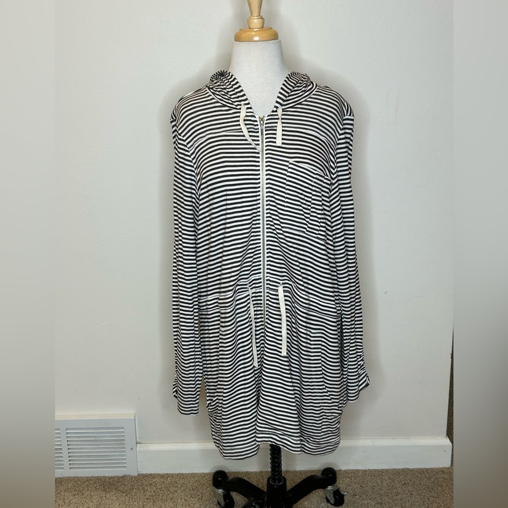 Chico's Zenergy Striped Hooded Jacket Top Size 2 or M/L Gray Athleisure